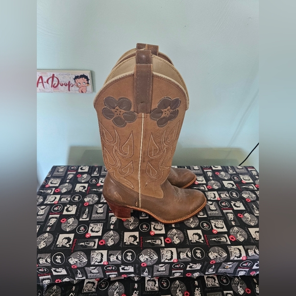 ACME Vintage Woman's Western Leather Cowgirl Boots - Picture 3 of 9